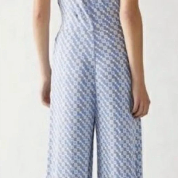 New without tags Free People Size Small
Shayla Jumpsuit Halter style 
Wide Leg - Picture 4 of 10